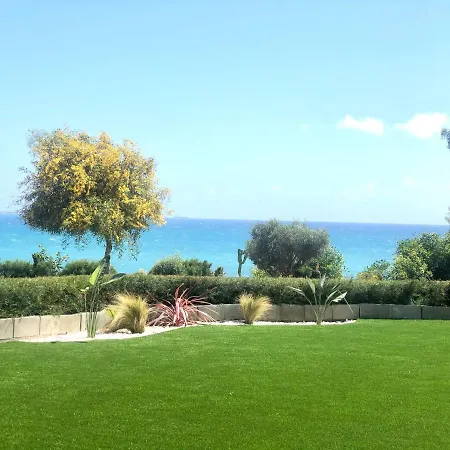 Governors Costas Apts * Ακτή Κυβερνήτη