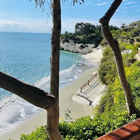 Governors Costas Apts *