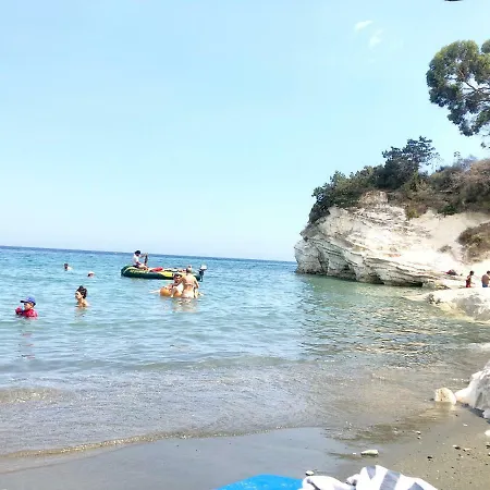 Governors Costas Apts