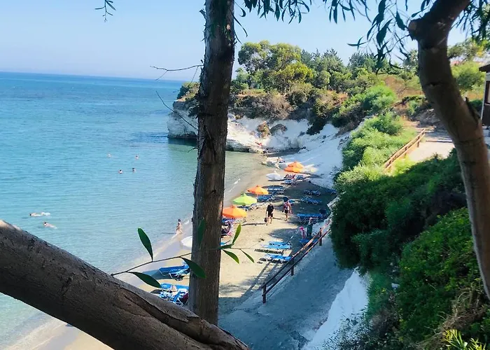 Governors Costas Apts アパート *