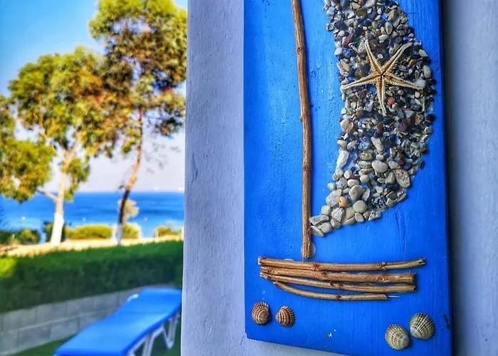 Governors Costas Apts アパート