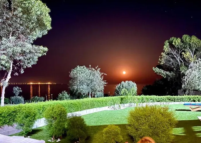 Governors Costas Apts アパート ガバナーズ・ビーチ