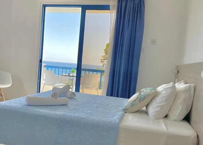 Governors Costas Apts