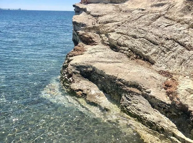 Governors Costas Apts アパート *