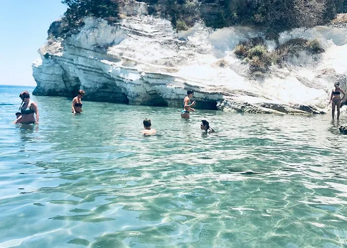 Governors Costas Apts アパート *