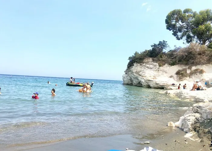 Governors Costas Apts