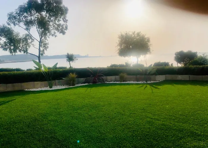 Governors Costas Apts アパート ガバナーズ・ビーチ