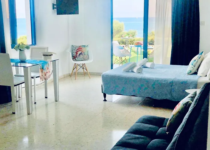 Governors Costas Apts